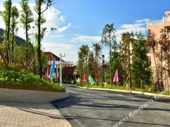 Heishangu 1098 Holiday Hotel - Image 1