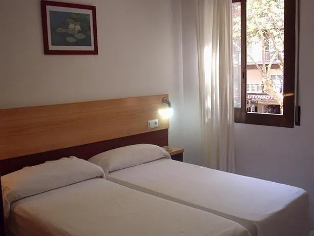 Hostal Ballestero - Image 1