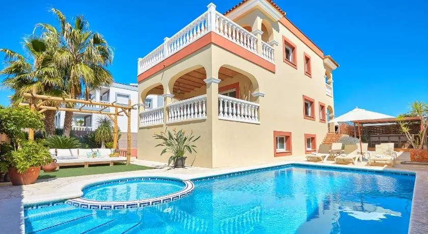 VILLA JUNCOS - Image 1