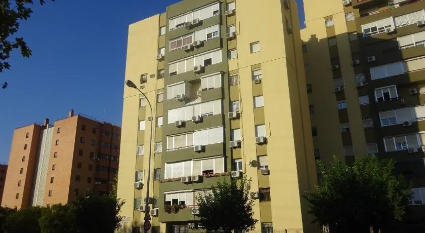 Apartamento de Lujo en Sevilla - Image 1