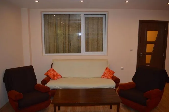 Gladston Suite - Image 1