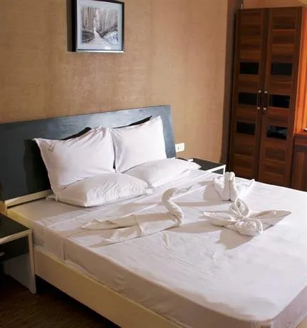 Hotel Royal Kington - Image 1