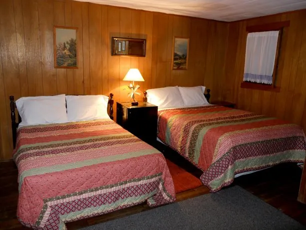 Maple Lodge Cabins - Image 1