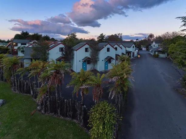 The Backyard Inn - Image 1