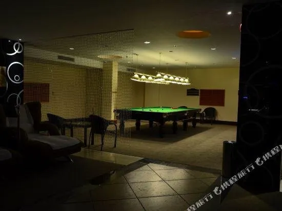 Huasheng Holiday Hotel - Image 1