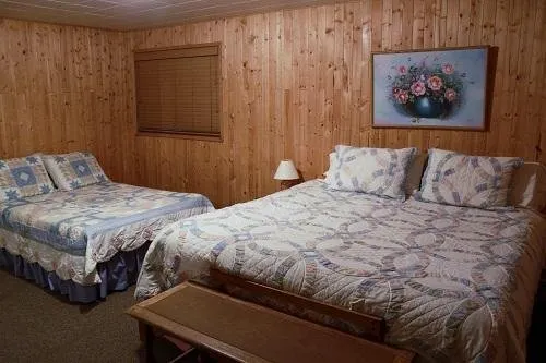 Payne Lake Lodge - Image 1