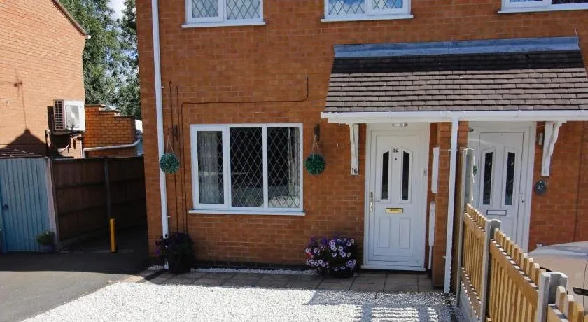 Hinckley Home Sleeps 6 Complete house - Image 1
