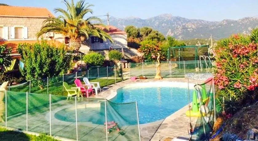 Maison d'une chambre avec piscine partagee jardin clos et wifi a Sartene - Image 1