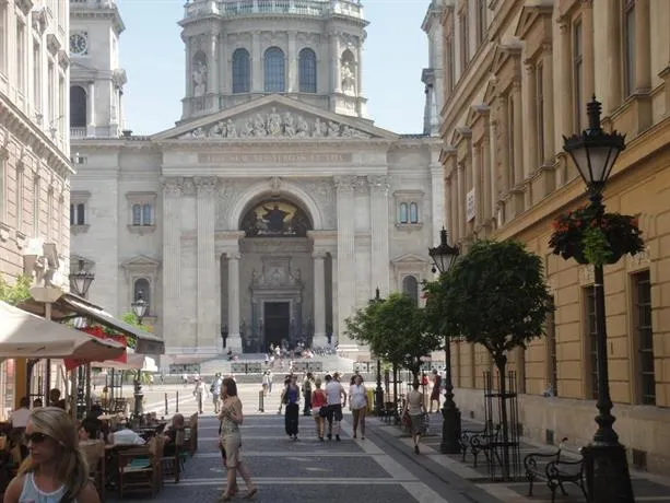 Budapest Basilica Budapest - Image 1
