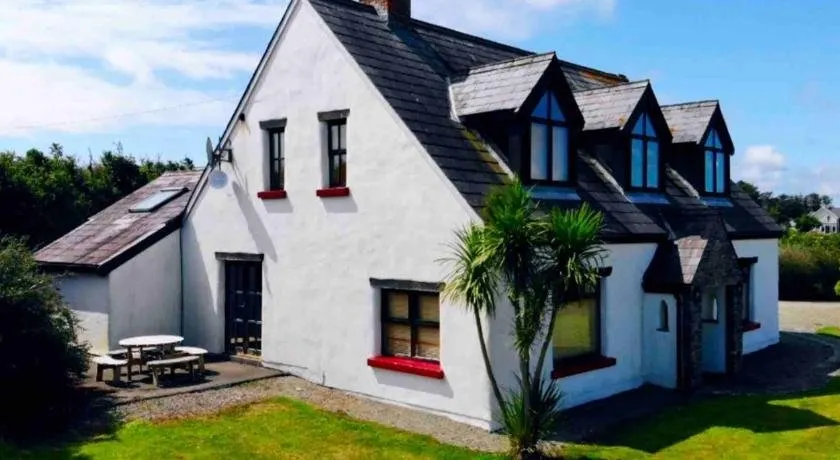 Gunpoint Lodge Schull County Cork - Image 1