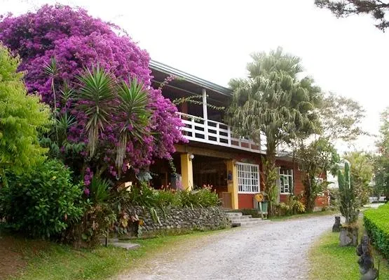 Turrialtico Lodge - Image 1
