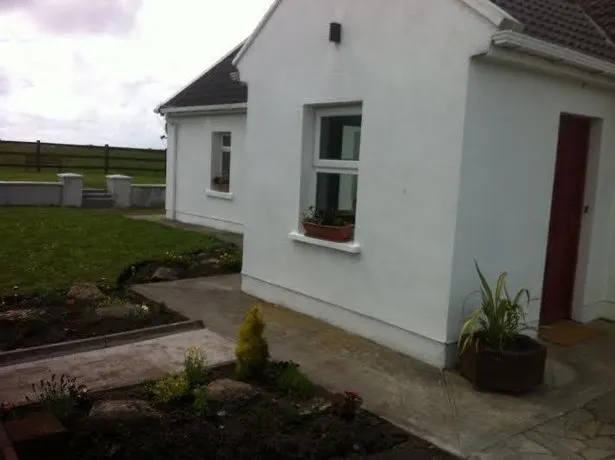 Atlantic Way Cottage - Image 1