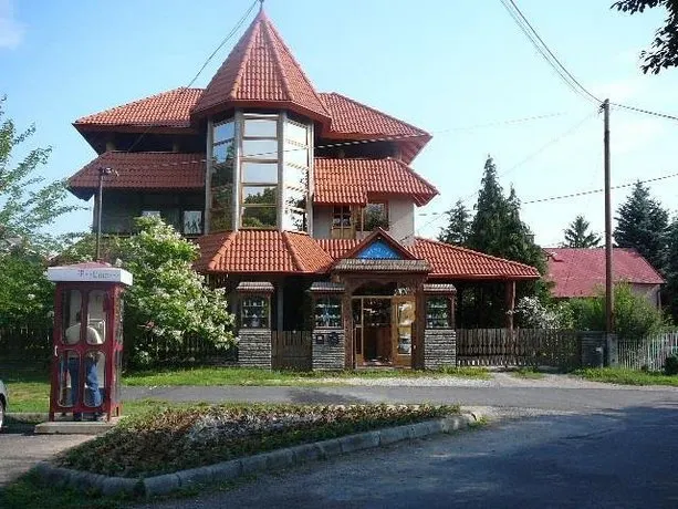 Porkolab Apartmanhaz - Image 1