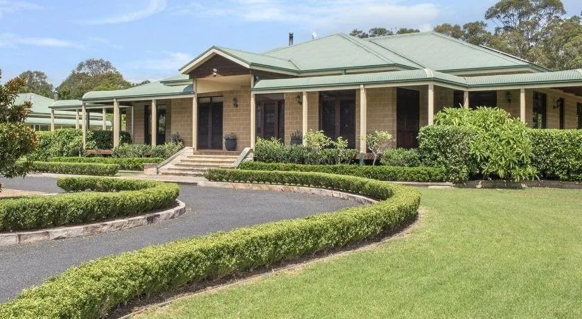 Reign Manor - large group accommodation - Image 1