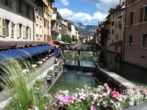 Des Bulles en rooftop - Image 1