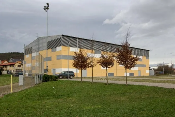 Sportovní hala Radotín - Image 1
