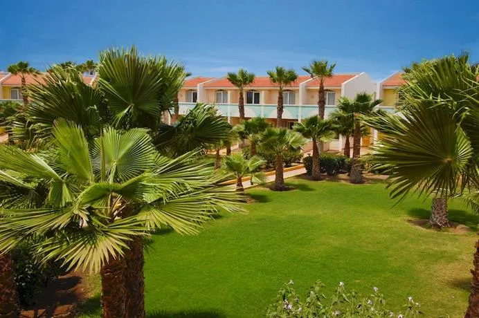 Smartline Crioula Hotel - Image 1
