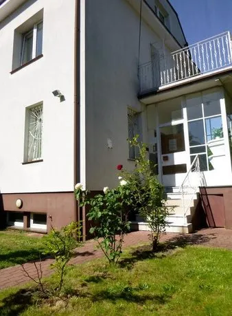 Zdrojowa 28 Pokoje Goscinne - Image 1