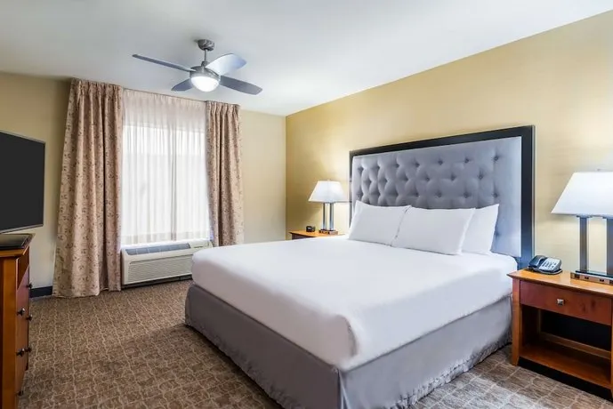Larkspur Landing Extended Stay Suites St. Louis Riverport- Airport West - Image 1
