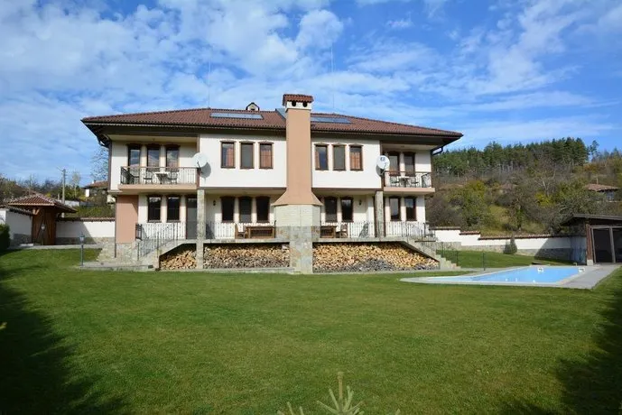 Sinabovite Houses - Image 1