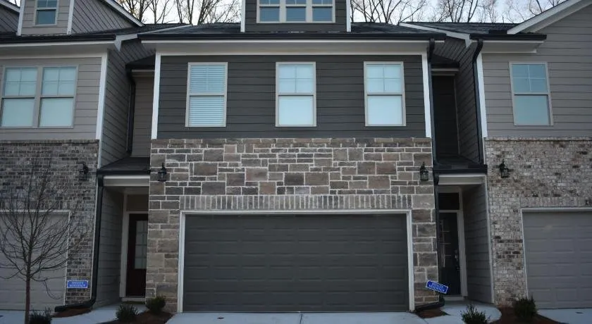 Atlanta Townhome - Image 1