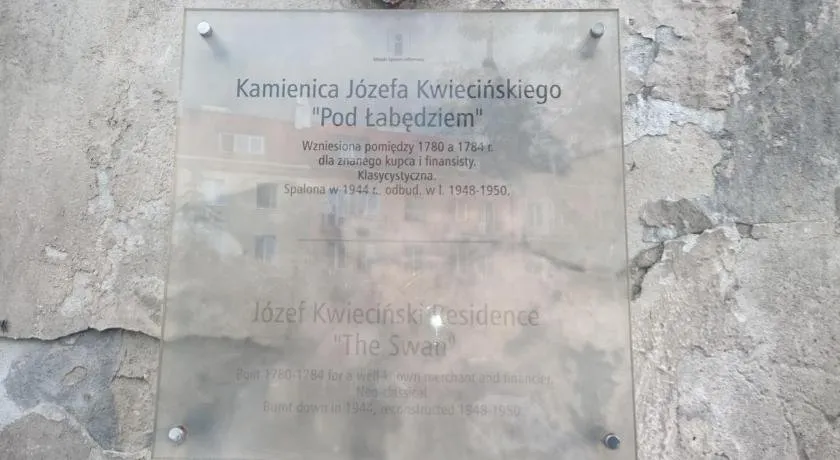 Mariensztat / Old Town Place for You - Image 1