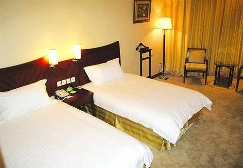 Junhui Jianguo Hotel - Image 1