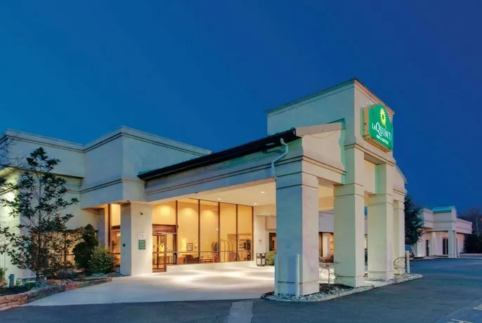 Ramada by Wyndham Fairfield NJ - Image 1