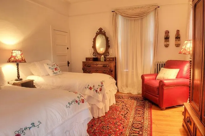 The Jackie O' House Bed And Breakfast - Image 1