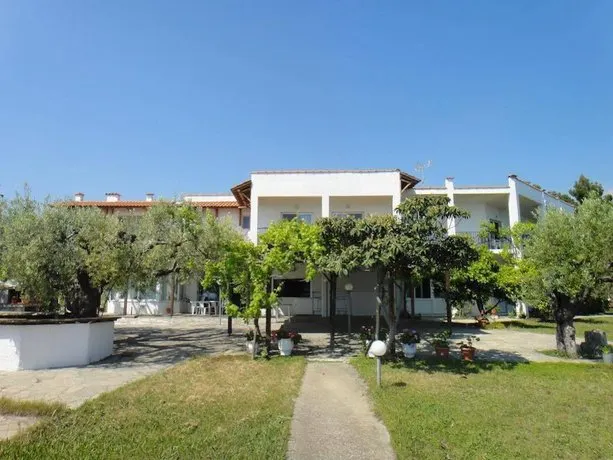 Afroditi Beach Hotel - Image 1