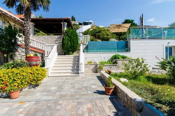 Villa La Vagabonda Apartment - Image 1
