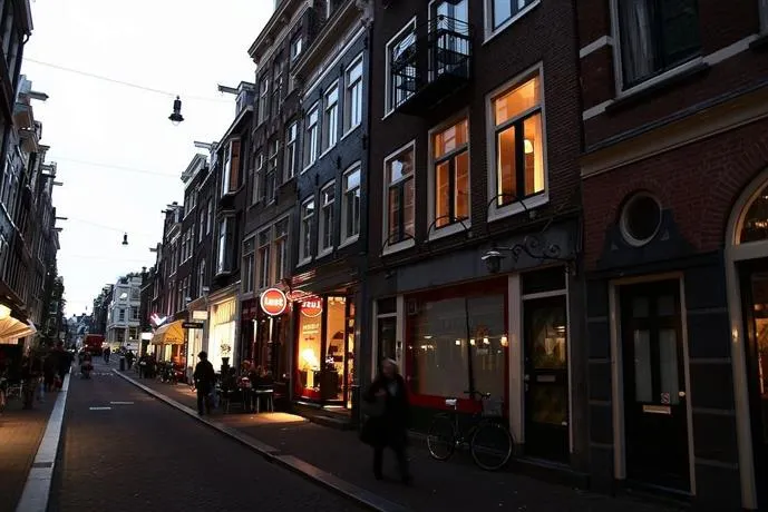 Home Run Amsterdam Bed & Breakfast - Image 1