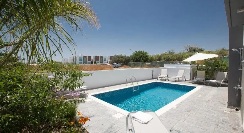Alasia Villa 1 - Image 1