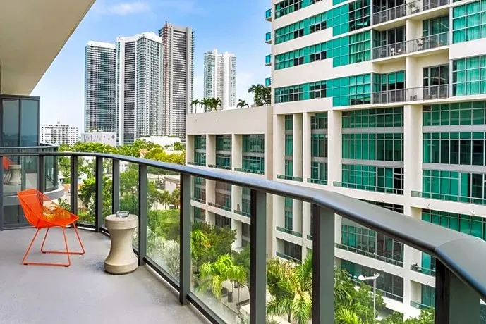 Hyde Suites Midtown - Image 1