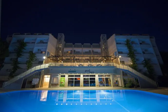 Voxx Inn Family Club - Image 1