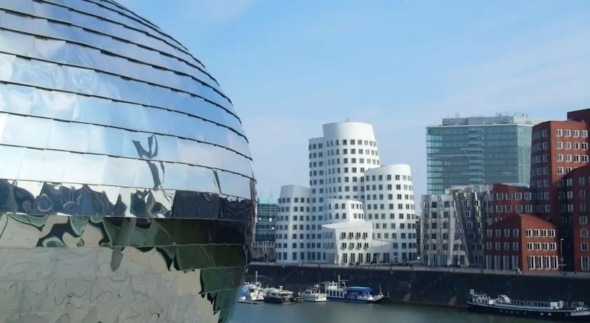Business meets Düsseldorf Apartments - Image 1