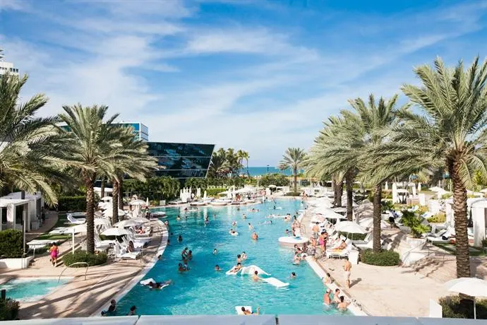 Luxury Suites International at Fontainebleau - Image 1