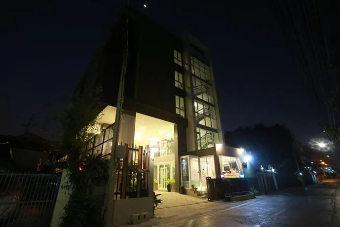 S50 Sukhumvit Hotel - Image 1