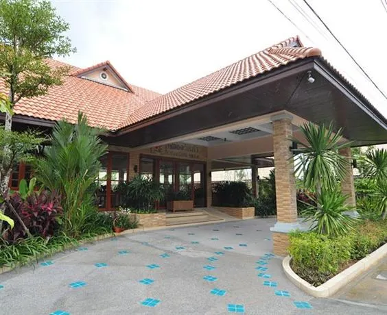 Chalong Villa Resort & Spa - Image 1
