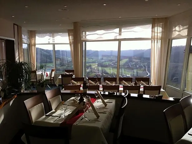 Hotel Restaurant Krone - Image 1