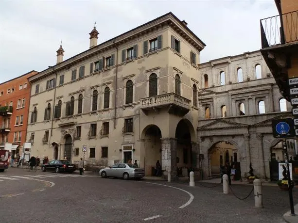 Arena Flat - Image 1