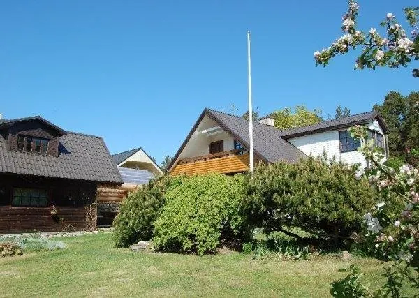 Laane Pansion - Image 1