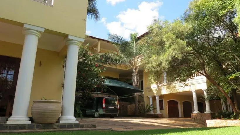 Eagles Rock Guest House - Image 1
