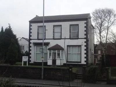 Glendale Guesthouse - Image 1