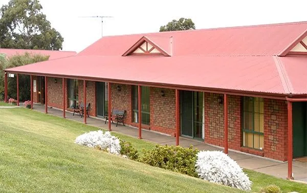 Acacia Apartments - Image 1