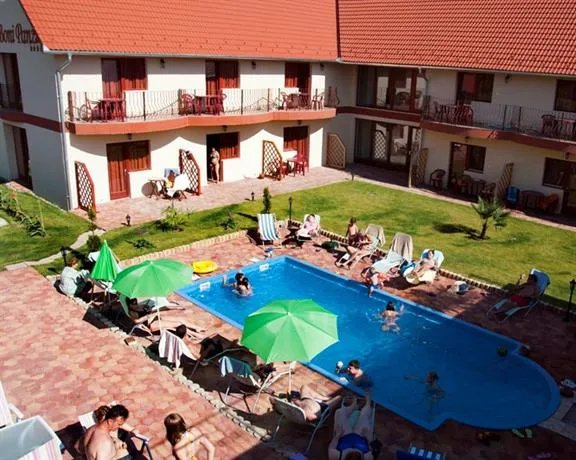 Boni Családi Wellness Hotel - Image 1