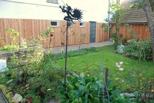 Pension Stocker - Image 1