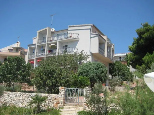 Apartments Pralija Mile - Image 1