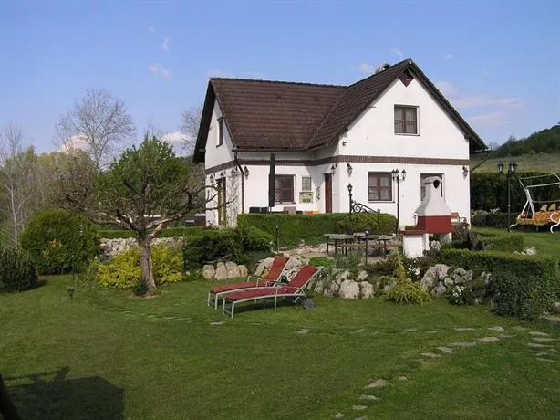 Kovácsszénája Vendégház - Image 1