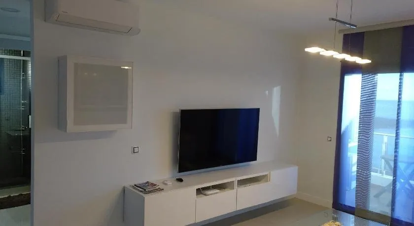 Ocean Front Apartment (WiFi) - Image 1